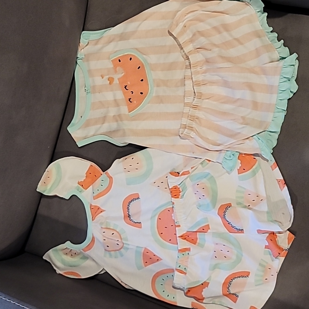 2 sets of toddler pjs size 3t